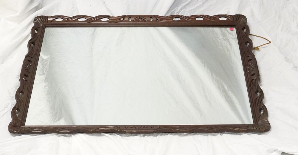 Lot 273: 1940s MIRROR MANUFACTURERS MIRROR