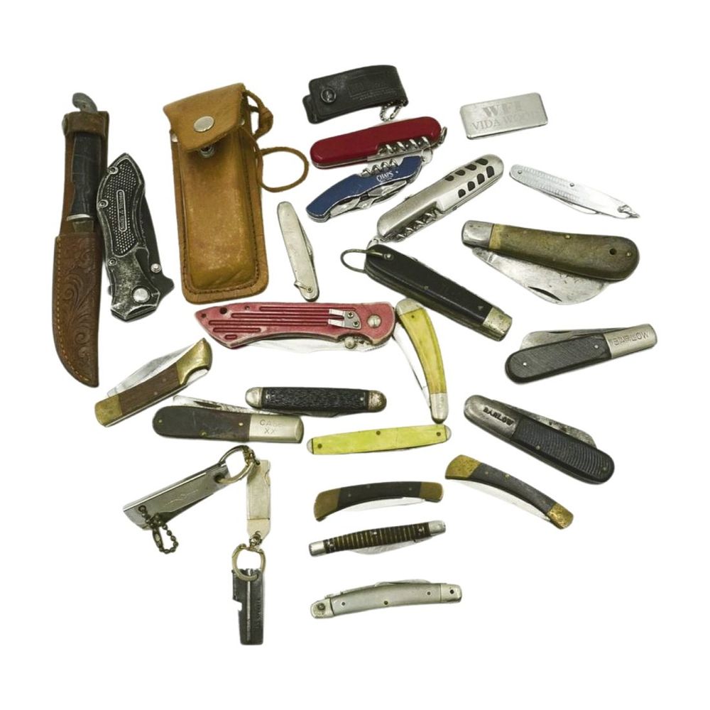 Lot 285: LARGE LOT 21 VINTAGE COLLECTIBLE POCKET KNIVES