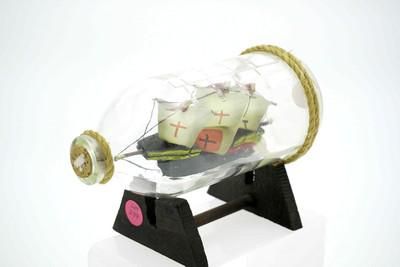 Lot 299: VINTAGE 3 MAST SHIP IN A BOTTLE