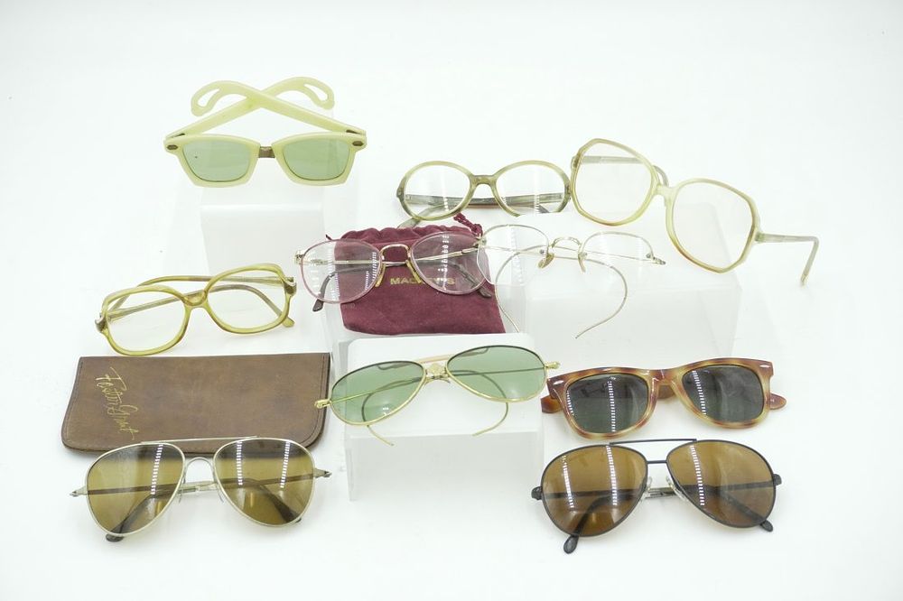 Lot 317: 10 VINTAGE SUNGLASSES & GLASSE