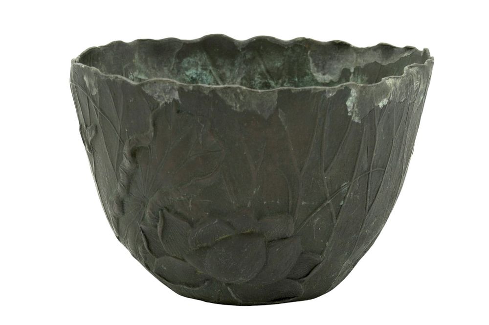 Lot 27: JAPANESE BRONZE BIRD & INSECT & LOTUS BOWL