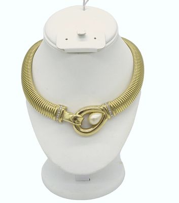 VINTAGE RICHELIEU DESIGNER GOLD TONE PEARL NECKLACE. Vintage Richelieu Designer Gold Tone Pearl 