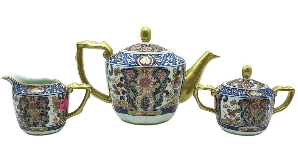 Lot 210: IMARI 3 PIECE TEA/COFFEE SET