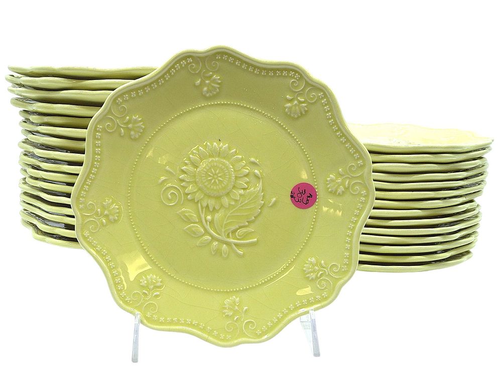 Lot 303: 27 VERA BRADLEY YELLOW SUNFLOWER PLATES