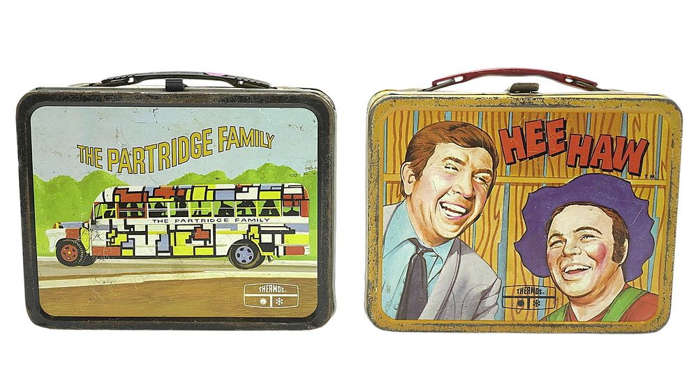 Lot 331: VINTAGE PARTRIDGE FAMILY & HEE HAW METAL THERMOS LUNCH BOXES