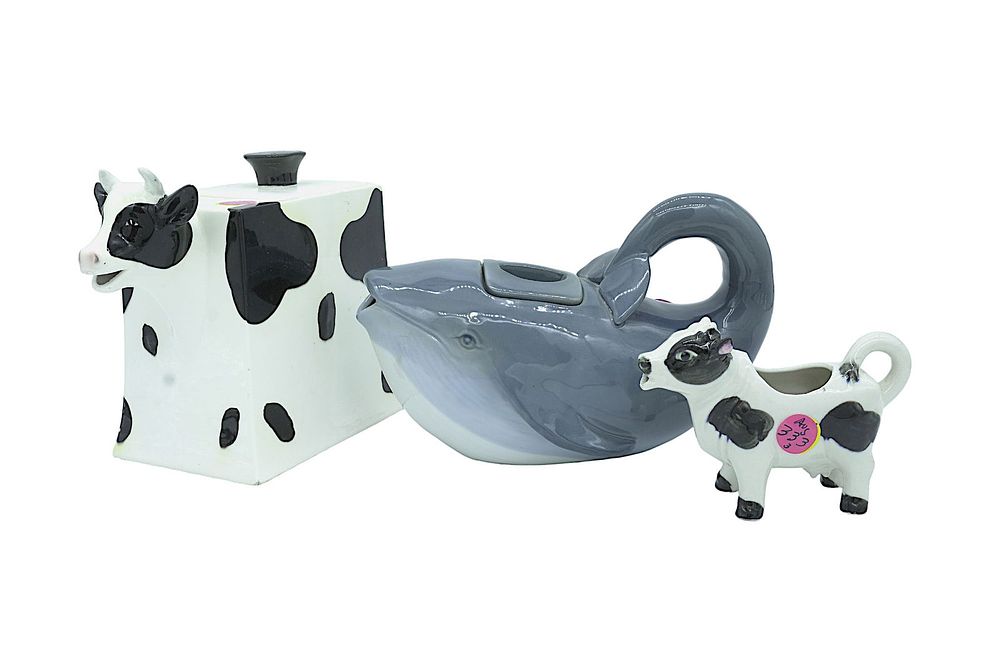Lot 333: ANIMAL TEAPOTS AND CREAMER - COW AND WHALE
