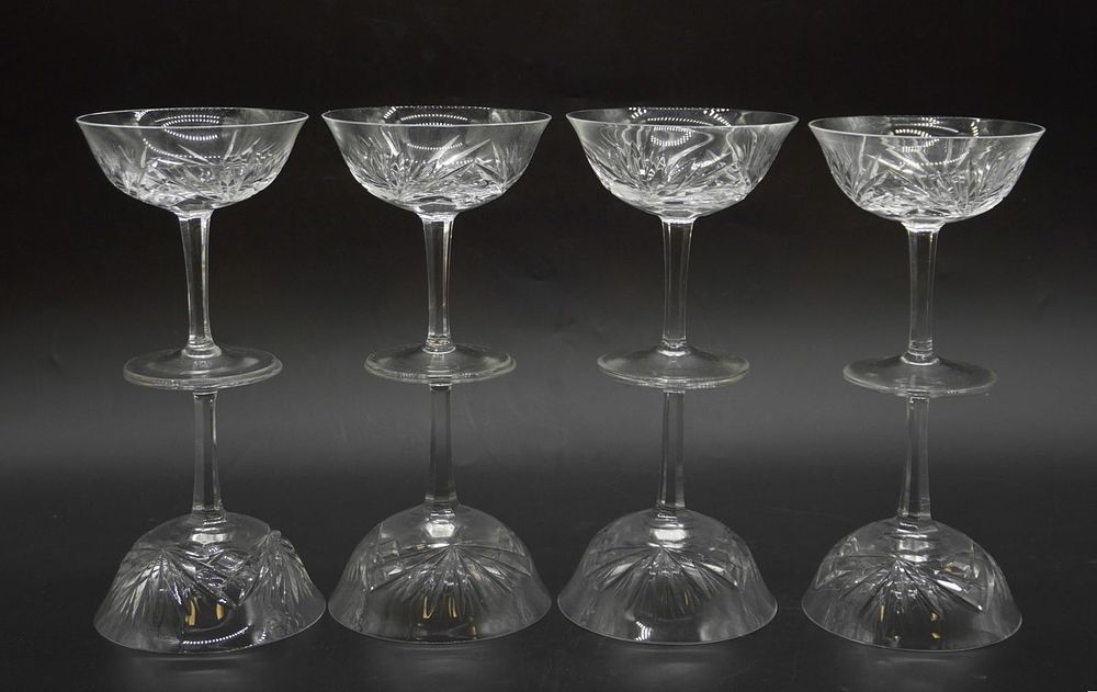 Lot 68: 8 GORHAM BLOWN GLASS CHAMPAGNES CHERRYWOOD