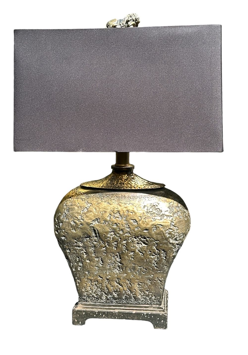 Lot 131: UTTERMOST XANDER ATLANTIS BRONZE LOOK TABLE LAMP