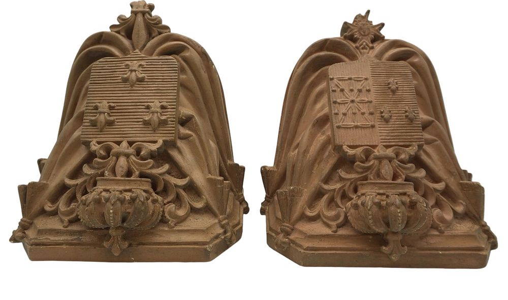 Lot 135: PAIR OF FRENCH TERRACOTTA ARCHITECTURAL CORBELS / BRACKETS