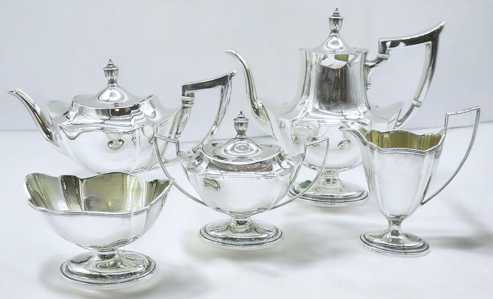 Lot 141: ANTIQUE REED & BARTON GORHAM STERLING SILVER PLYMOUTH TEA/COFFEE SET