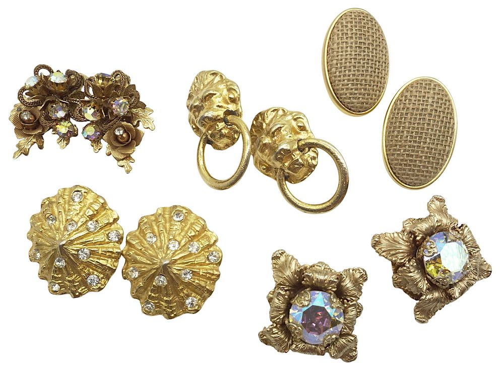 Lot 340: 5 PAIRS OF MID-CENTURY CLIP ON EARRINGS - NORMA JEAN, MIMI DI NI, ETC.