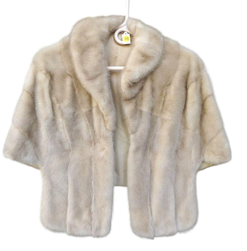 Lot 35: VINTAGE BLOND MINK STOLE