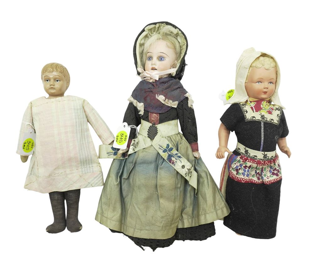 Lot 345: 3 VINTAGE AND ANTIQUE DOLLS
