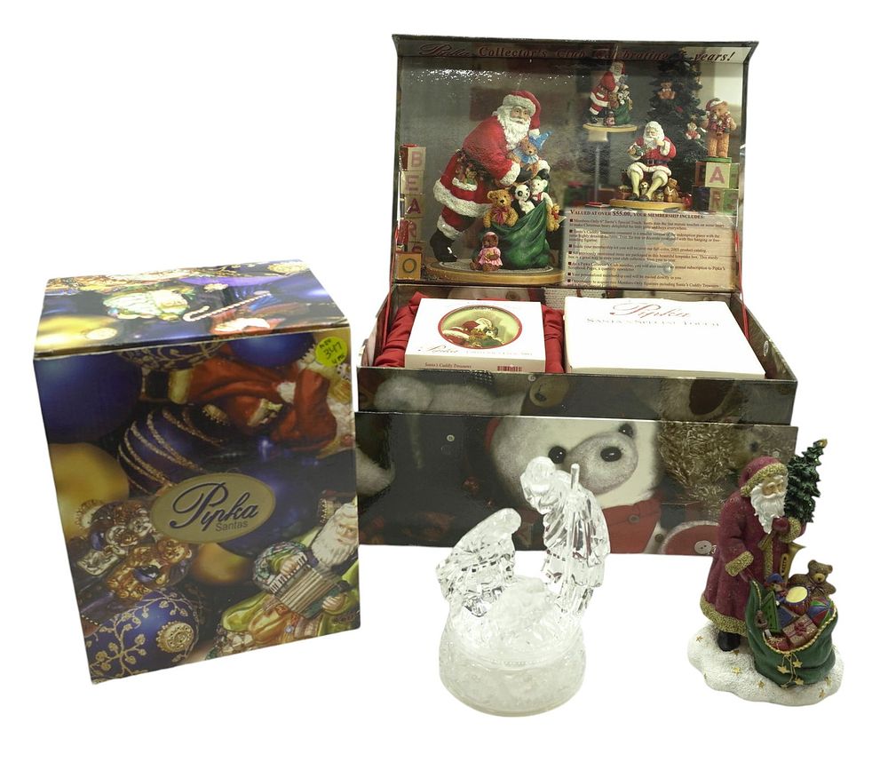 Lot 347: LOT OF PIPKA AND CHRISTMAS DECOR - 5 PIECES