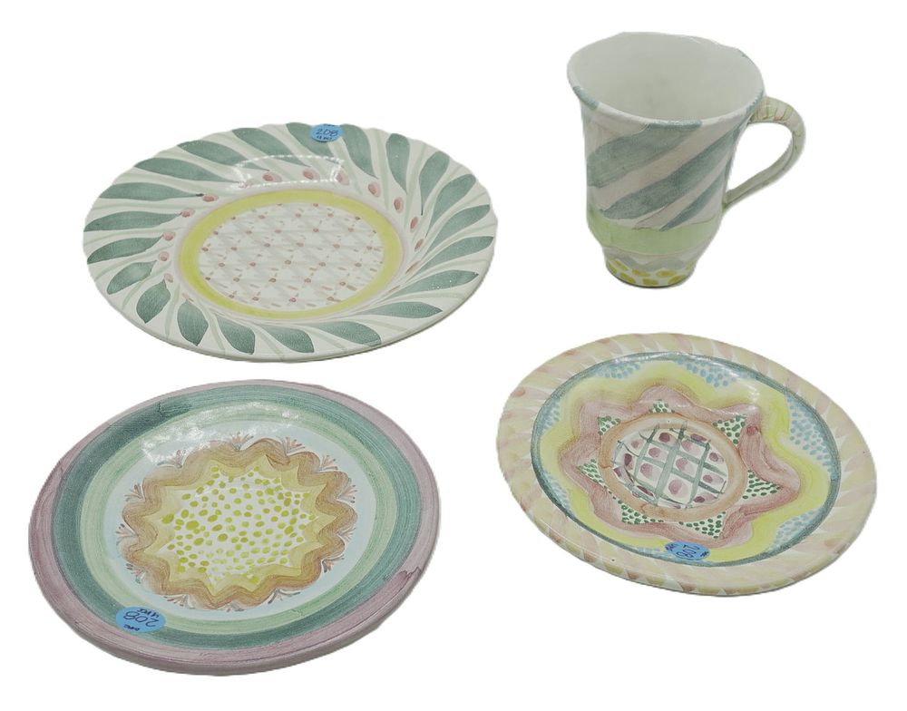Lot 208: LOT HAND PAINTED MACKENZIE CHILDS CERAMIC DISHWARE - 4 PIECES
