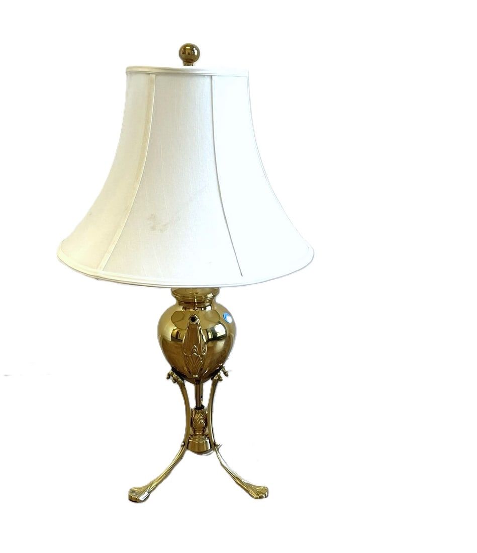Lot 264: VINTAGE BRASS TEA KETTLE LAMP