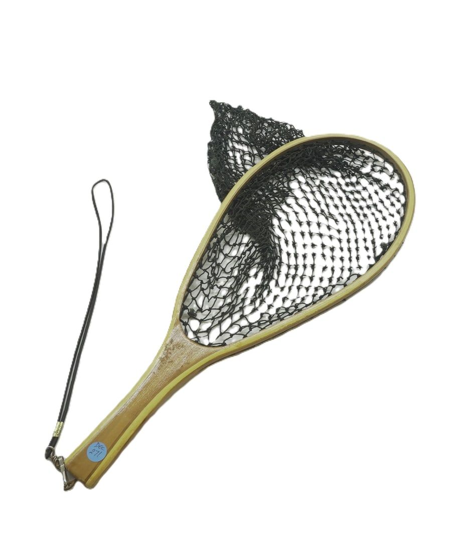 Lot 271: VINTAGE WOOD FISHING NET