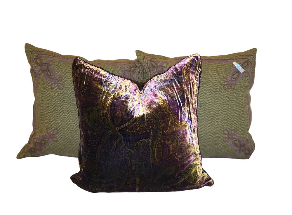 Lot 287: 3 RALPH LAUREN DESIGNER PILLOWS