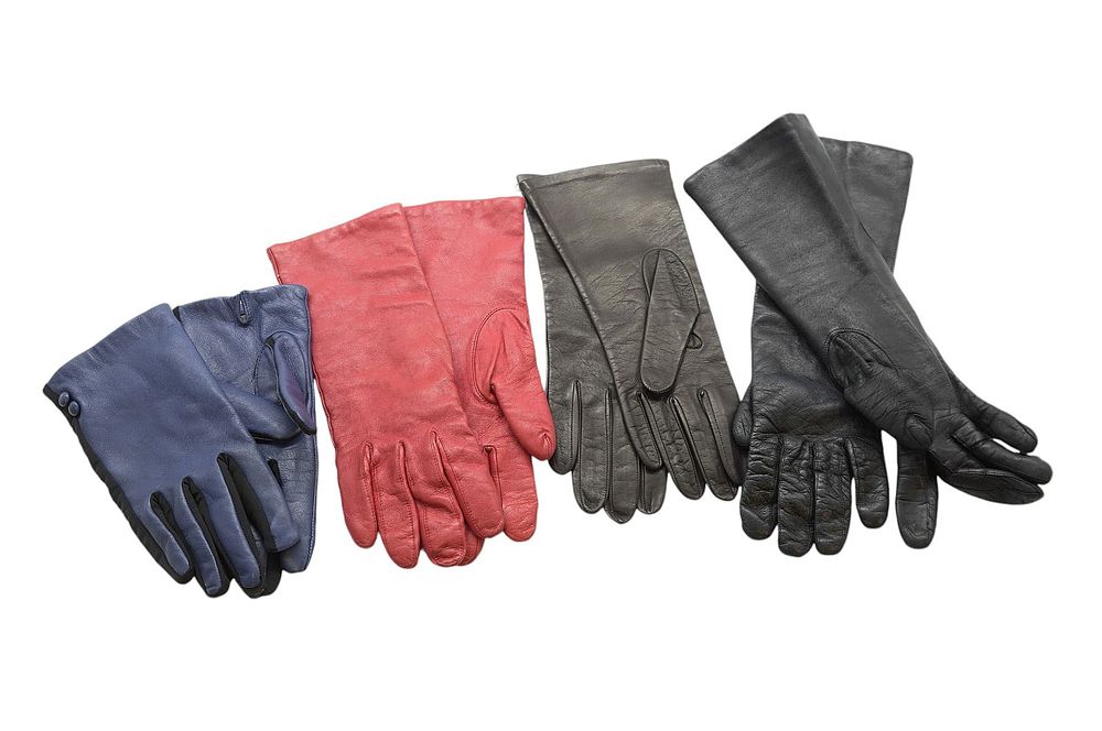 Lot 299: 4 PAIR KIDSKIN GLOVES