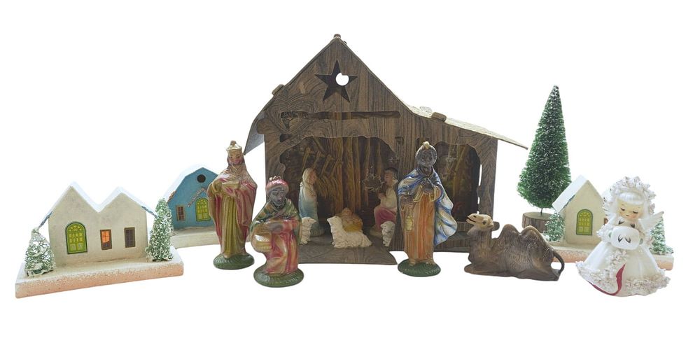 Lot 349: MID-CENTURY CHRISTMAS LOT - 17 PIECES