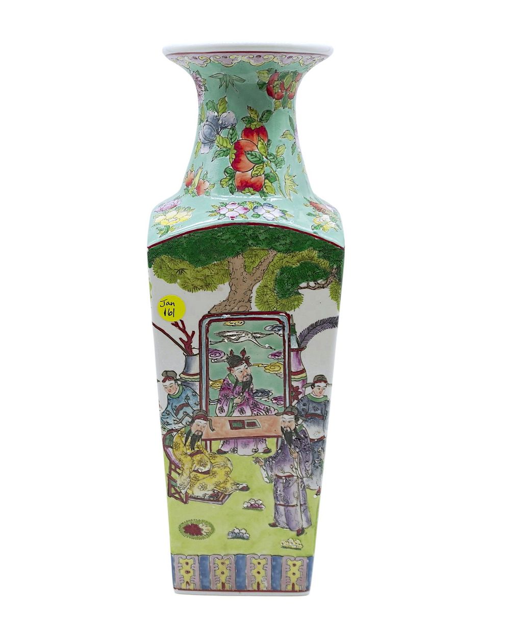 Lot 161: TALL CHINESE EXPORT HAND PAINTED VASE