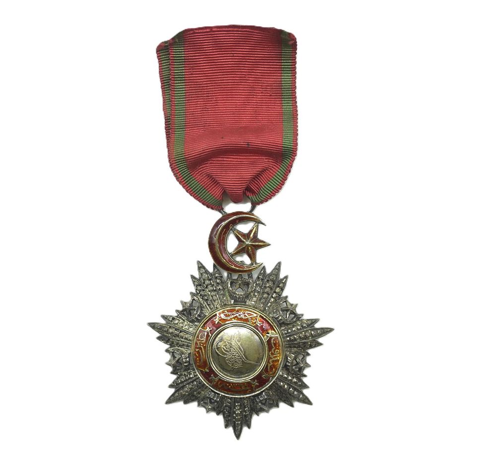 Lot 191: ANTIQUE OTTOMAN MEJIDIE ORDER MEDAL