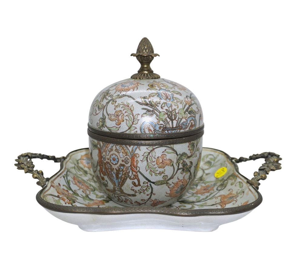 Lot 211: 2 pc PORCELAIN METAL MOUNTED TRAY & BOX