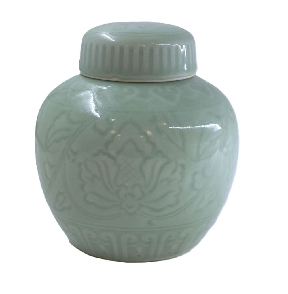 Lot 231: VINTAGE CHINESE CELADON LIDDED PORCELAIN GINGER JAR