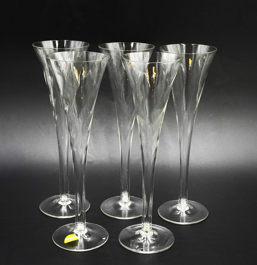 Lot 247: 5 TALL FLUTED BLOWN GLASS CHAMPAGNES