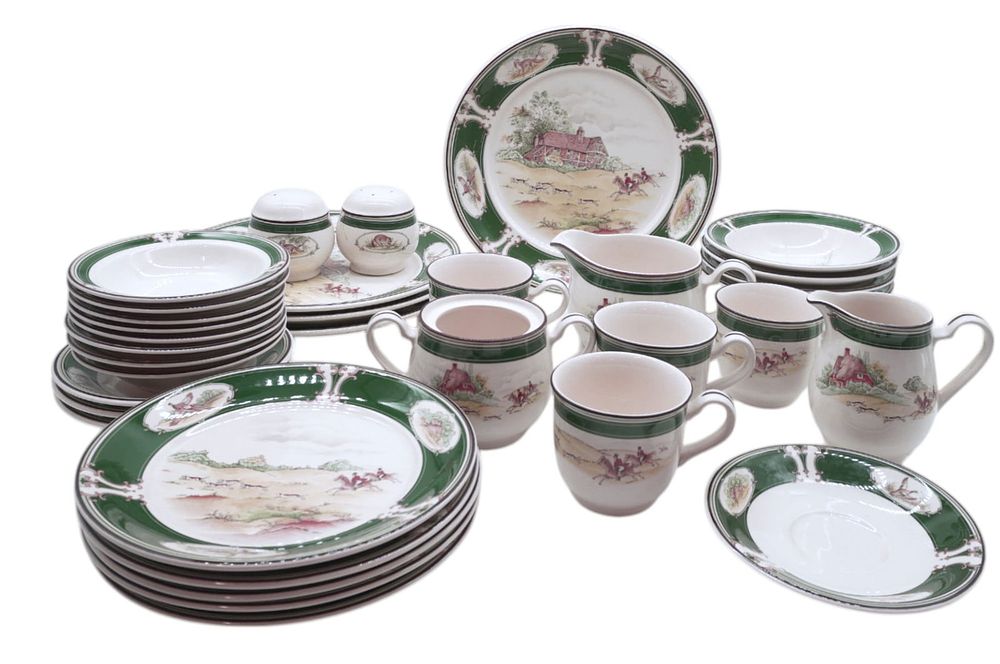 Lot 265: NORITAKE IRELAND KELTCRAFT PURSUIT #9170 EQUESTRIAN FOX HUNT THEME