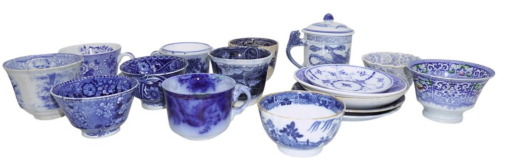 Lot 287: 17 ANTIQUE BLUE & WHITE & FLOW BLUE CUPS SAUCERS