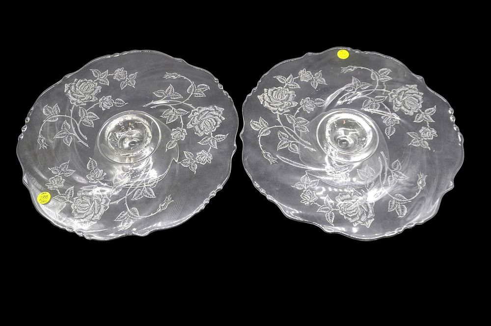 Lot 288: 2 VINTAGE HEISEY ROSE ETCHED FOOTED SERVING PLATTERS