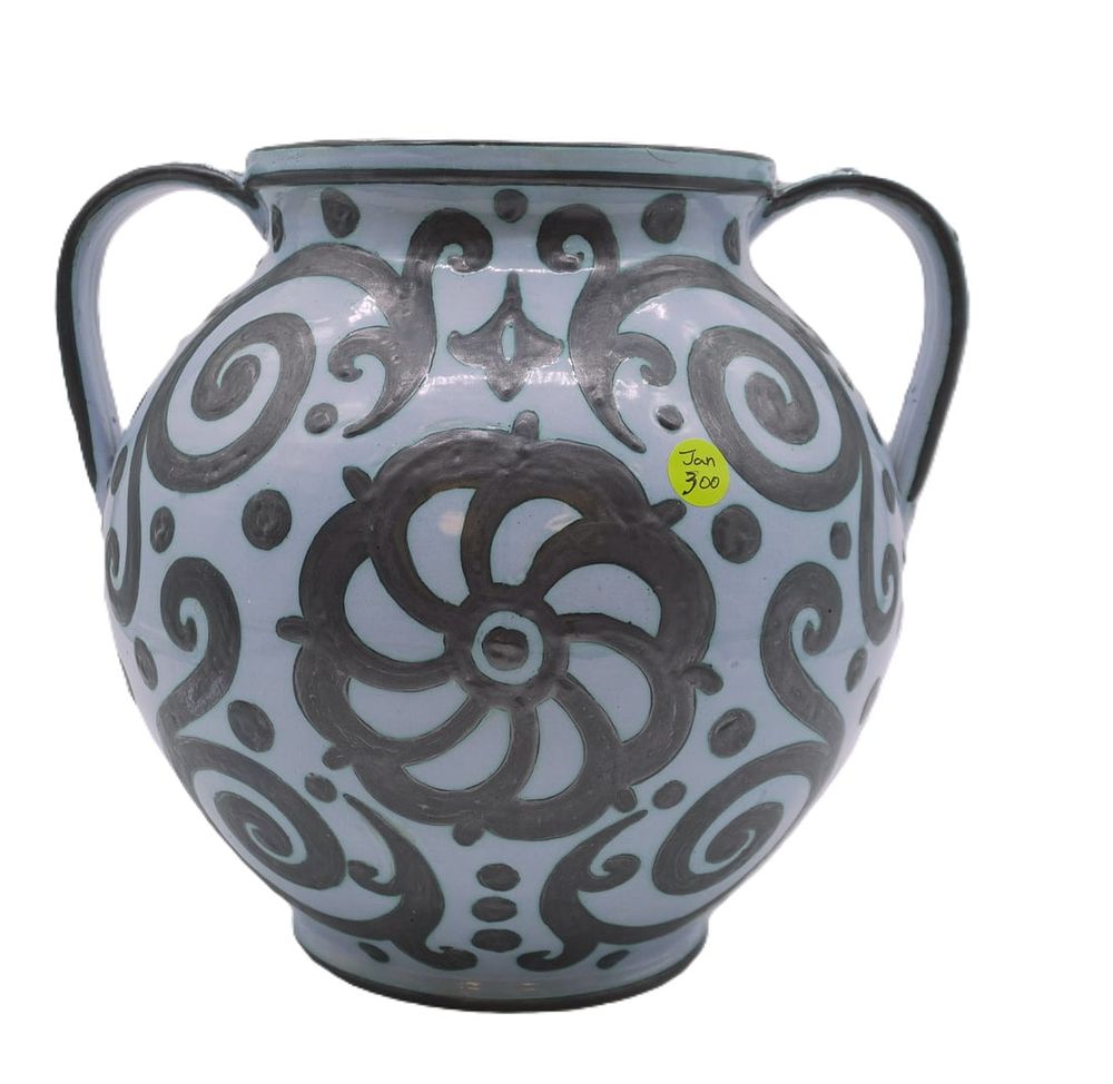 Lot 300: ITALIAN HAND THROWN POTTERY URN