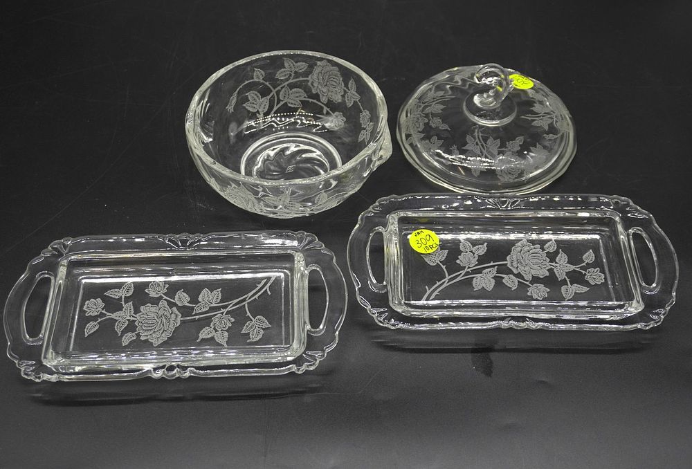 Lot 309: VINTAGE HEISEY ROSE ETCHED GLASS PIECES - 10 PIECES
