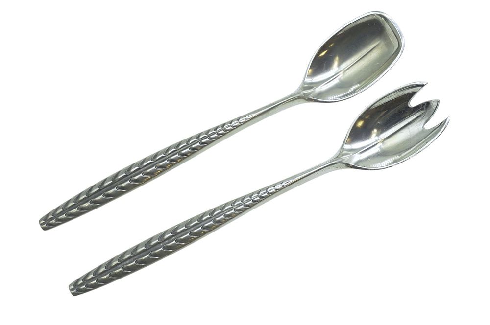 Lot 314: MCM BRODENE MYLIUS NORWAY PEWTER MODERNIST SALAD SERVERS