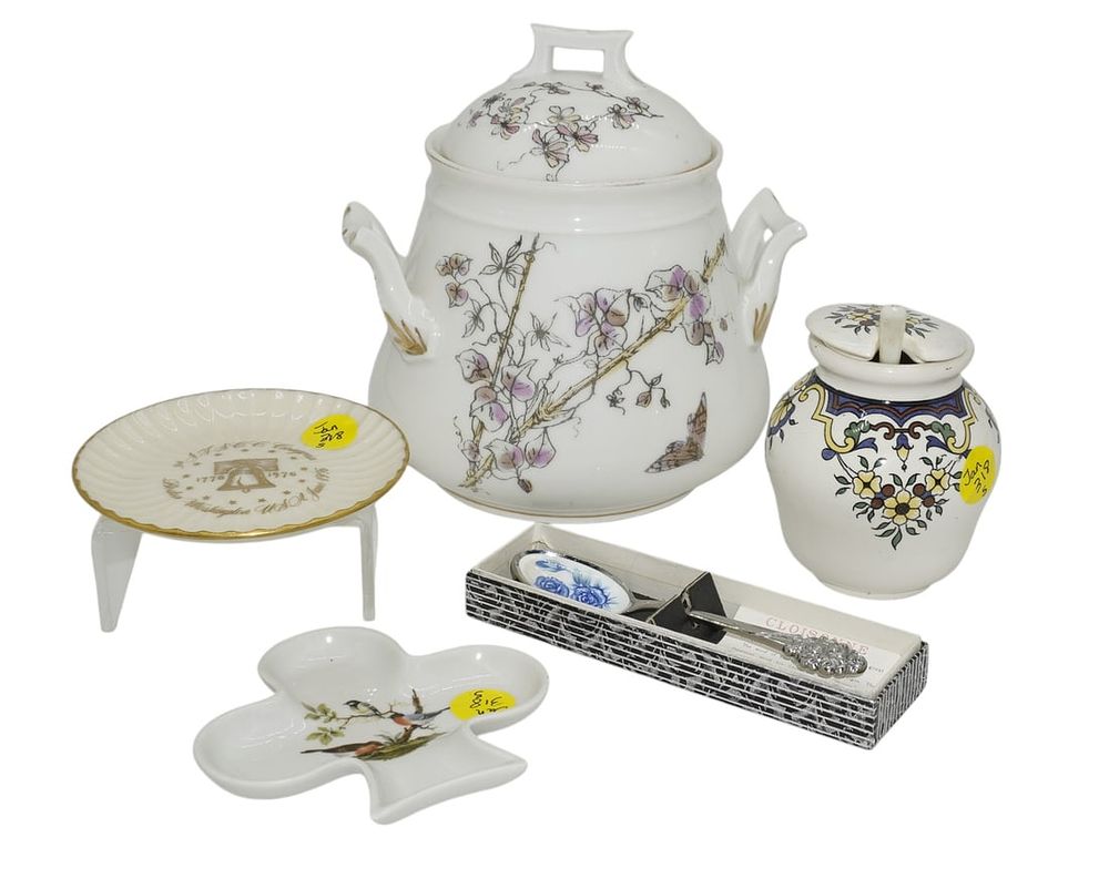 Lot 318: 5 PC PORCELAIN GROUP INCL LIMOGES BISCUIT JAR