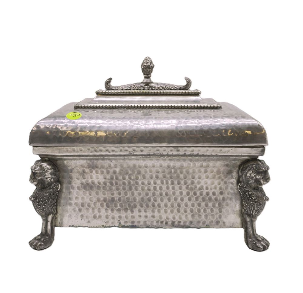 Lot 334: LARGE PATINATED BRONZE LIDDED STORAGE BOX