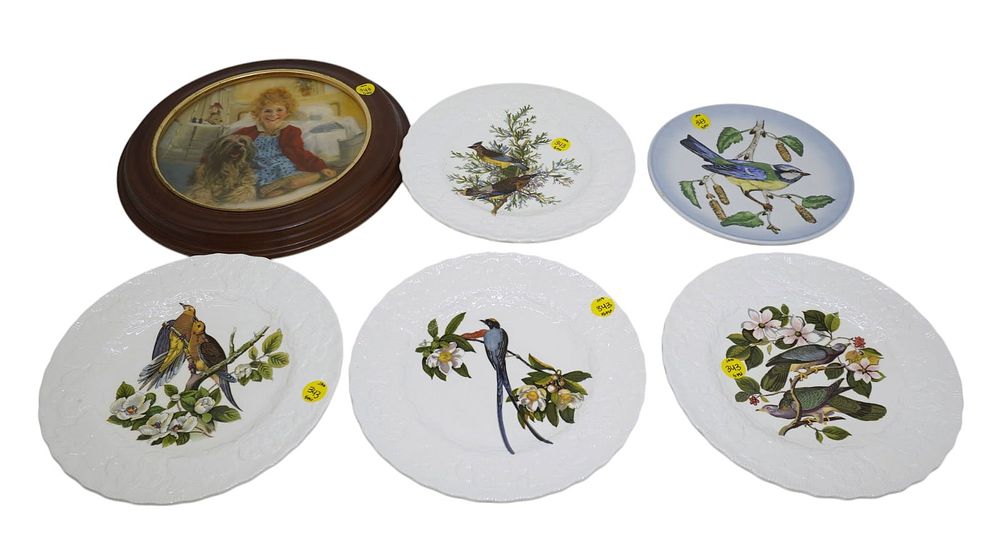 Lot 343: LOT DECORATIVE PLATES - 6 PIECES