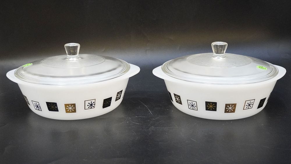 Lot 284: PAIR VINTAGE INLAND GLASS ATOMIC MCM COVERED CASSEROLE DISHES