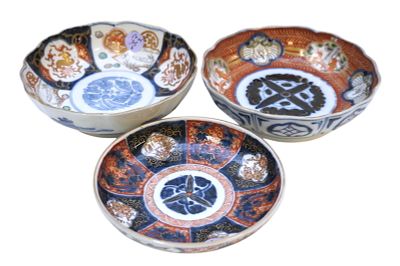 3 ANTIQUE JAPANESE IMARI BOWLS. 3 Antique Japanese Imari Hand Painted Bowls. 6"x6"x2". Weight 