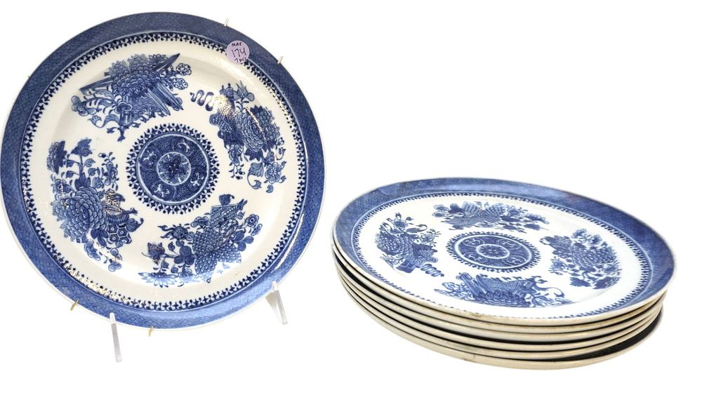 Lot 174: 7 ANTIQUE CHINESE QING DYNASTY BLUE FITZHUGH PLATES
