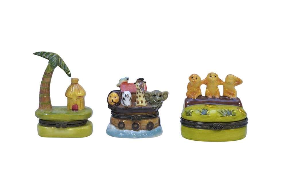 Lot 259: SET OF 3 LIMOGE TRINKET BOXES
