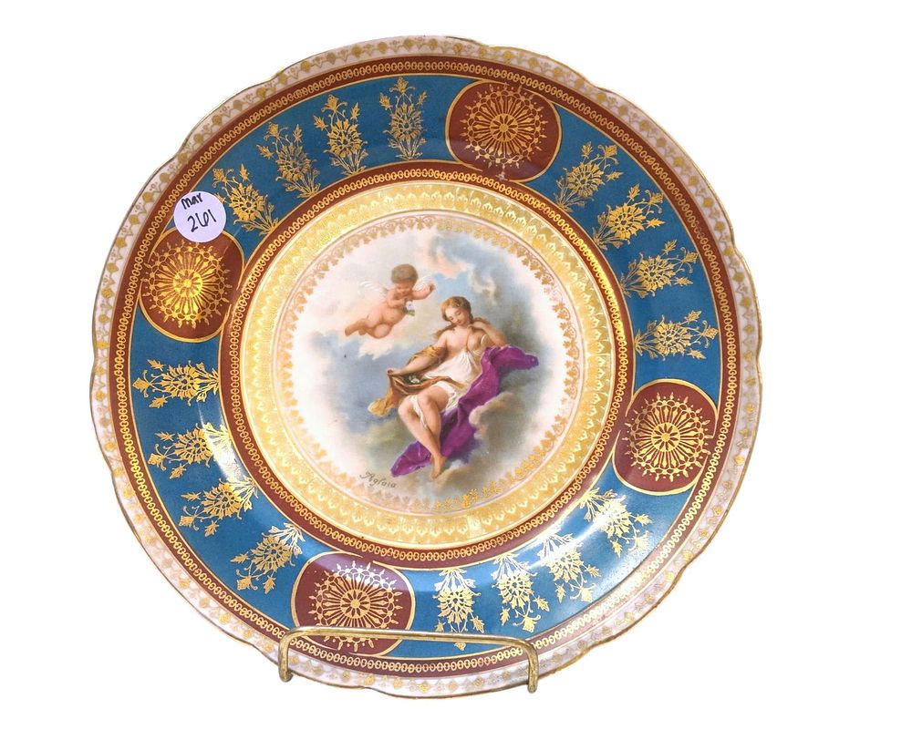 Lot 261: ANTIQUE VIENNA AUSTRIA HAND PAINTED PORTRAIT PLATE