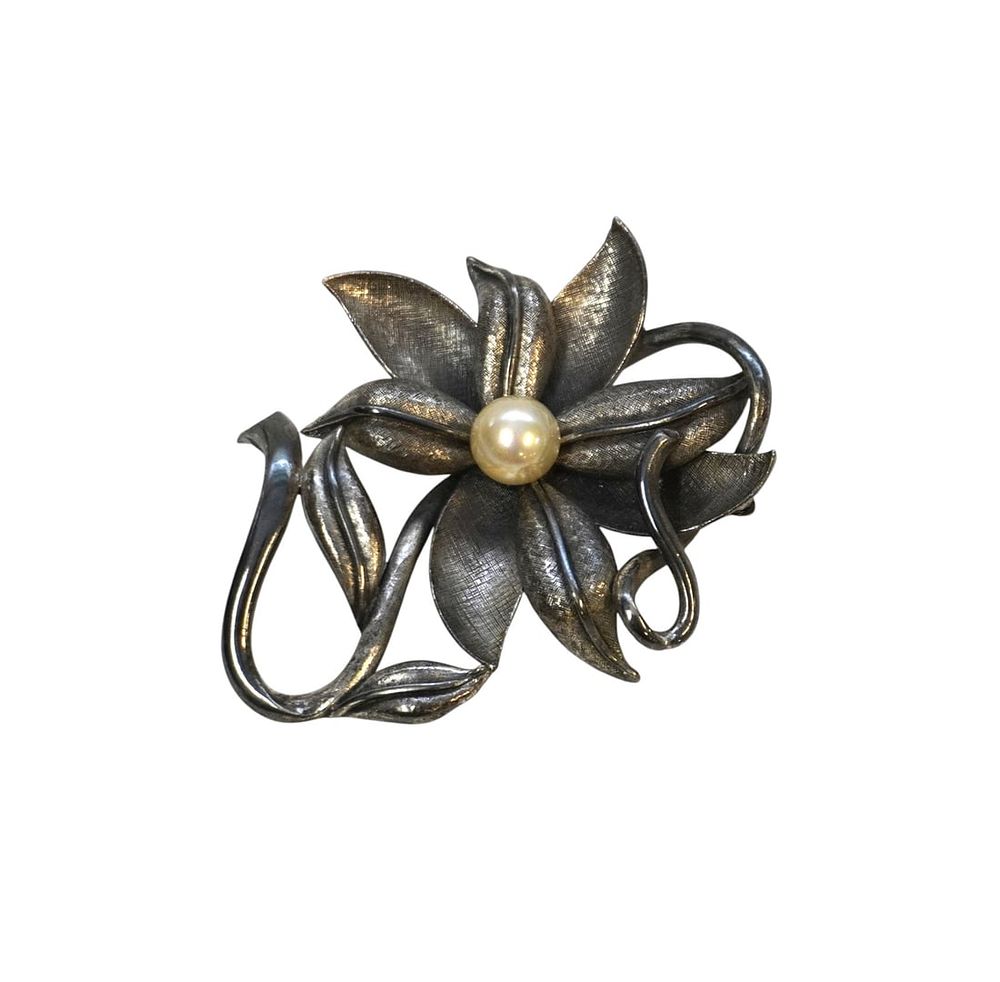 Lot 264: RARE HUGE VINTAGE TORTOLANI FLOWER BROOCH