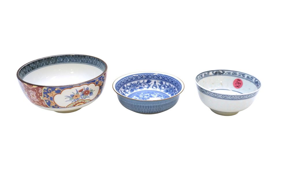 Lot 295: 3 VINTAGE ORIENTAL BOWLS