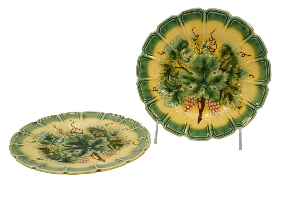 Lot 297: PAIR OF ANTIQUE SARREGUEMINES FRENCH MAJOLICA PLATES