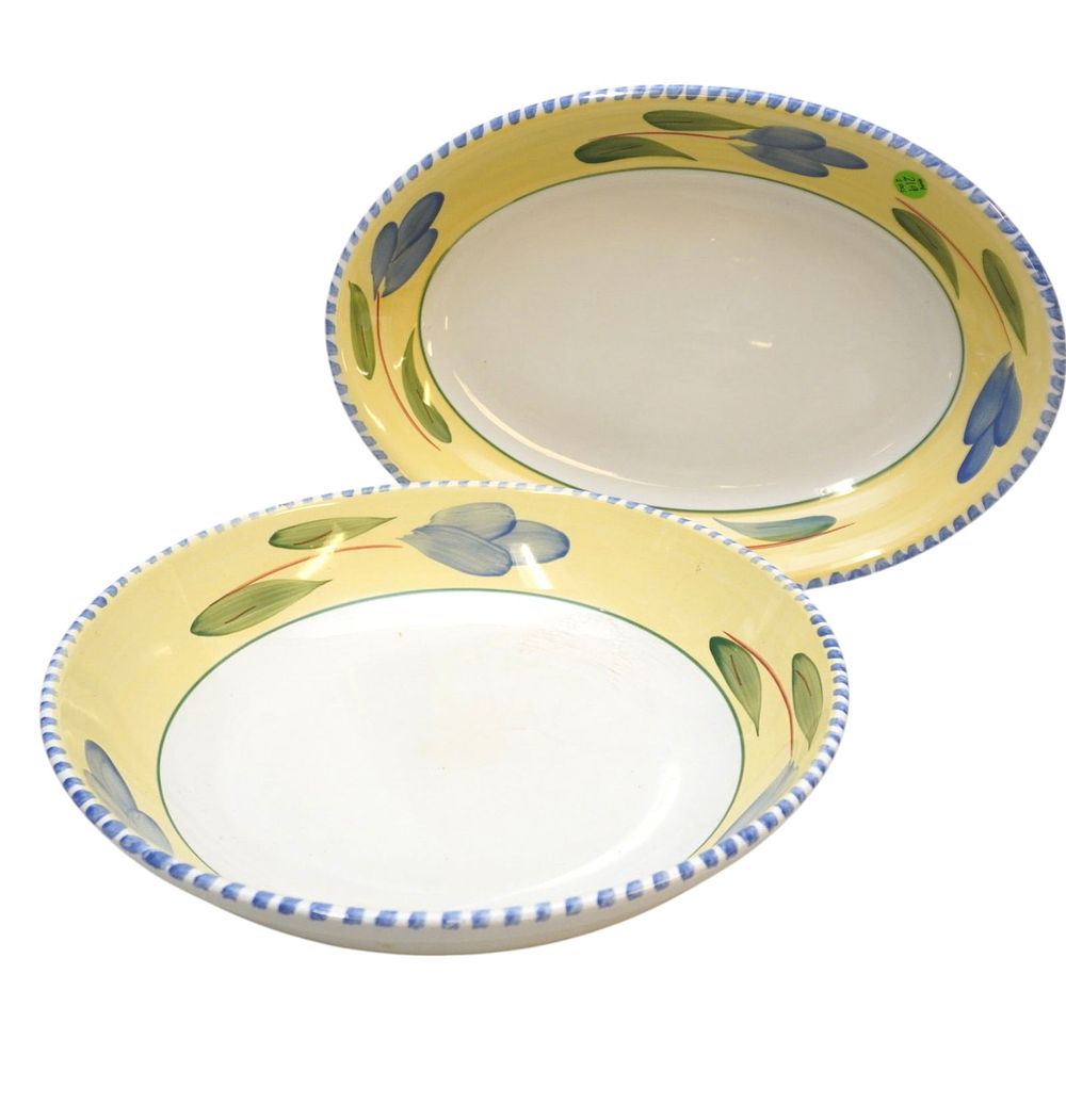 Lot 219: MAXAM ITALIAN POTTERY - 2 PIECES