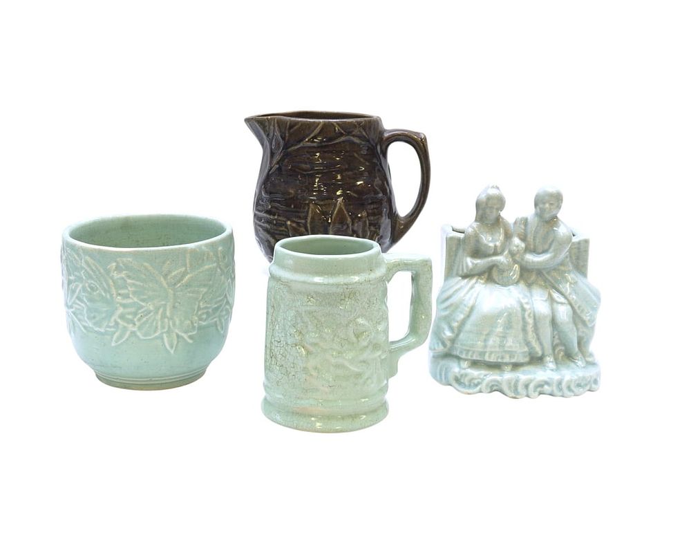 Lot 252: VINTAGE MCCOY & MORE POTTERY LOT - 4 PIECES