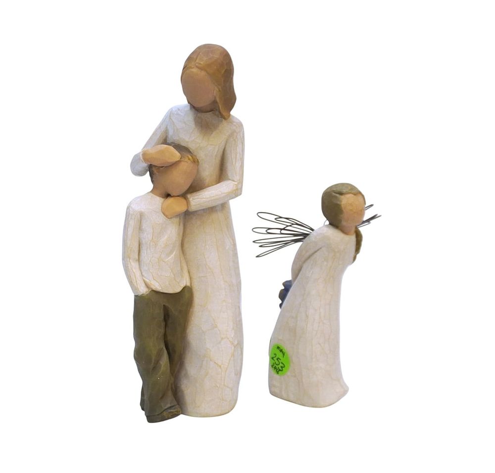 Lot 253: PAIR OF WILLOW TREE FIGURINES
