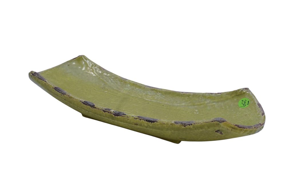 Lot 259: DECORATIVE GREEN POTTERY DISH